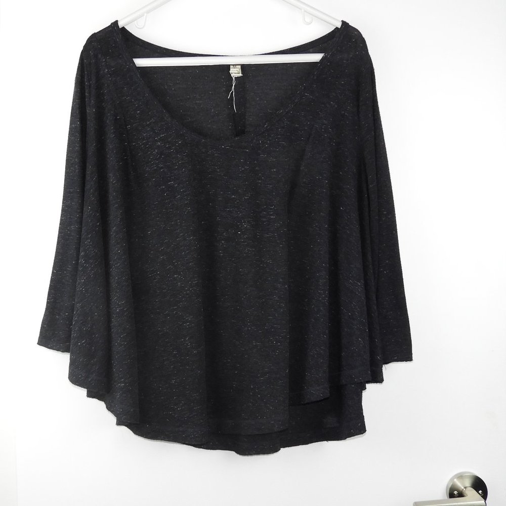 We The Free + Grey Flowy 3/4 Sleeve Shirt